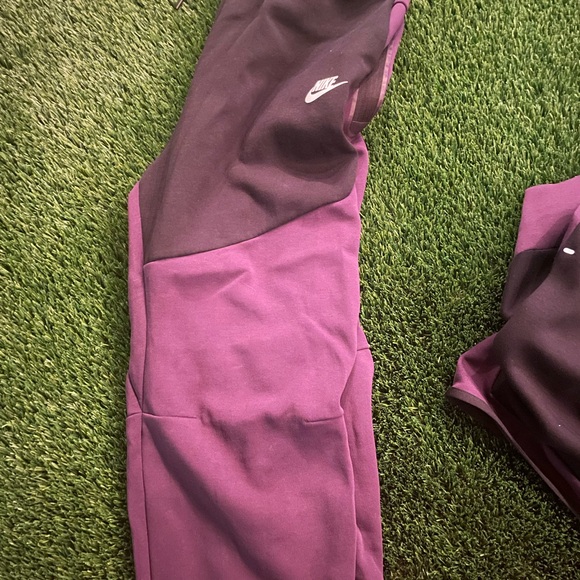 Nike Tech Fleece Grand Purple (Jacket + Pants) XL + XXL (Perfect Condition) - Picture 2 of 6